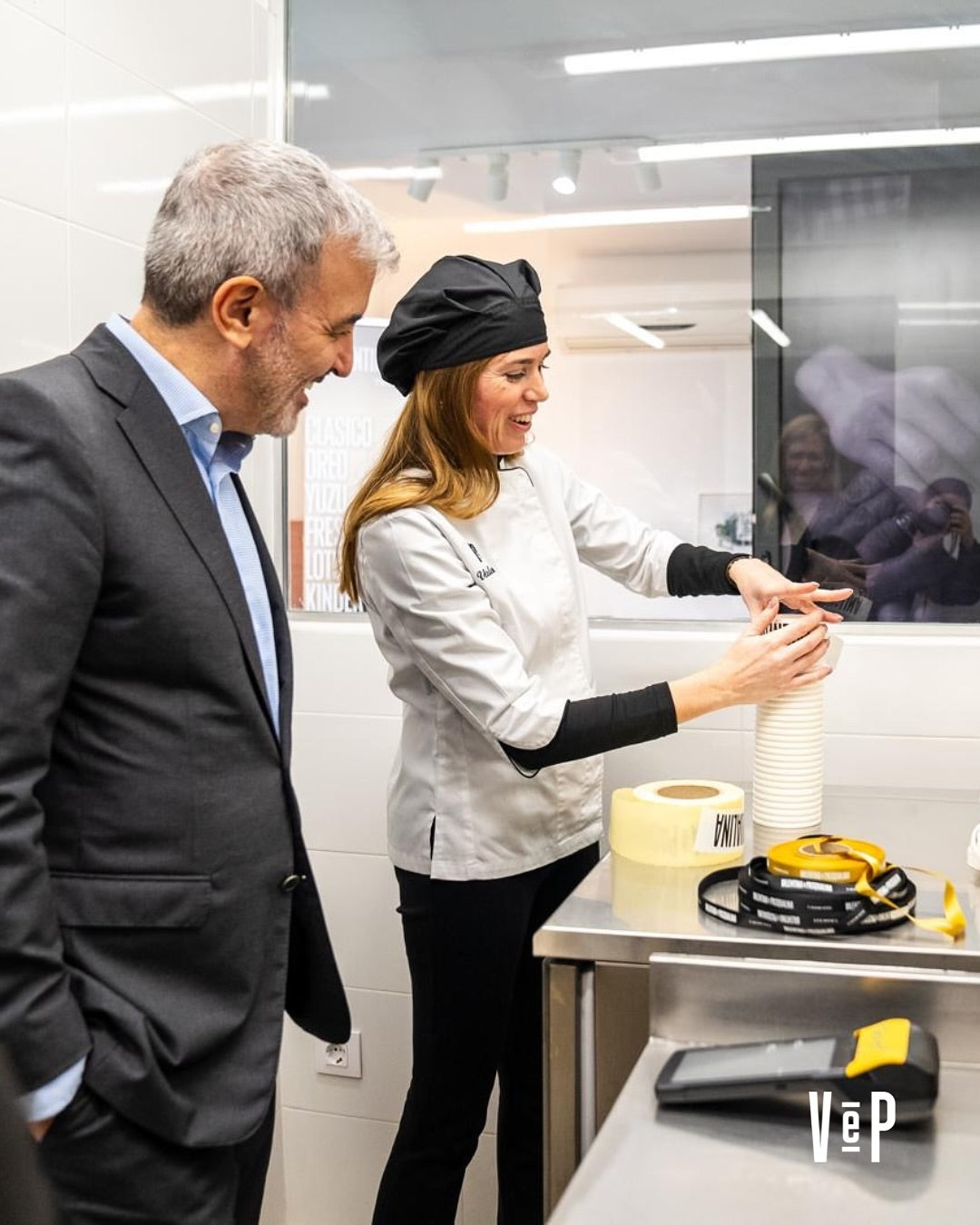 El alcalde de Barcelona visita nuestro obrador en Tres Torres